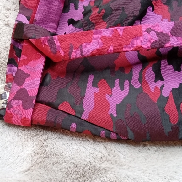 h:ours Joggers Camouflage Pink Red black. Size Medium. - Picture 12 of 14